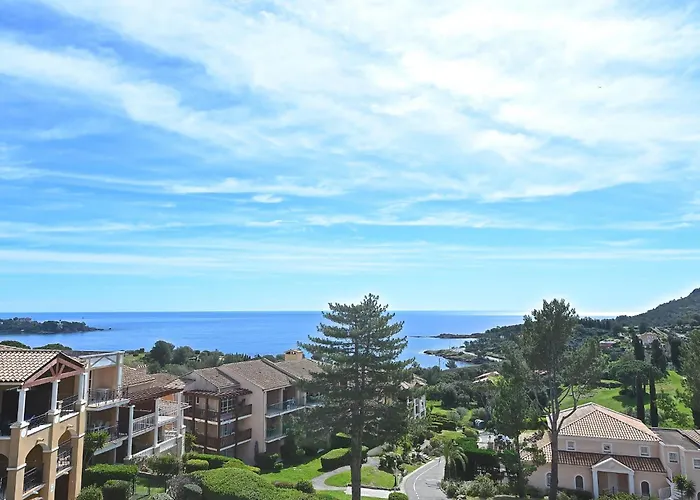 Apartment Le Village - C0363 By Interhome Saint-Raphaël