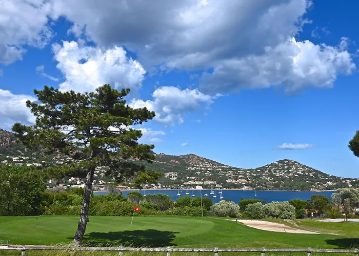 Apartment Le Village - C0363 By Interhome Saint-Raphaël